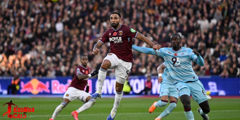 Burnley vs West Ham đều đang nỗ lực cho mục tiêu riêng